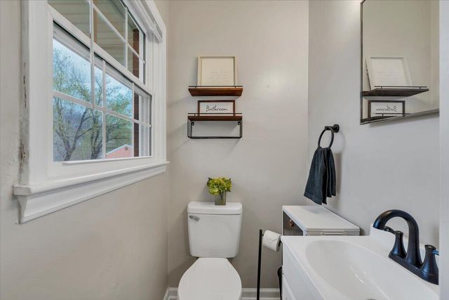 3988 Welcome Valley RD, Roanoke, VA 24014