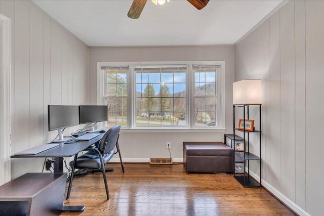 3988 Welcome Valley RD, Roanoke, VA 24014