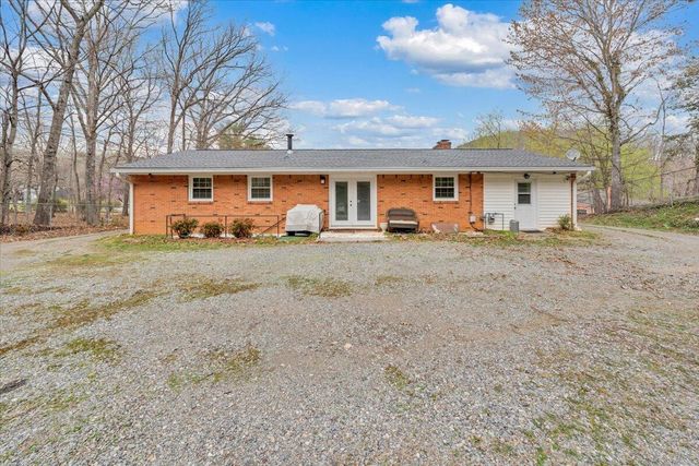 3988 Welcome Valley RD, Roanoke, VA 24014