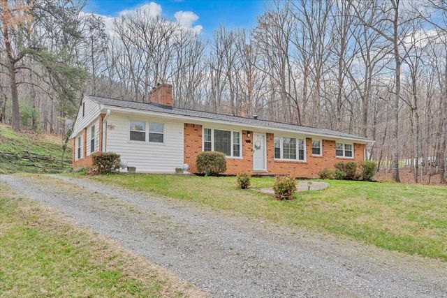 3988 Welcome Valley RD, Roanoke, VA 24014