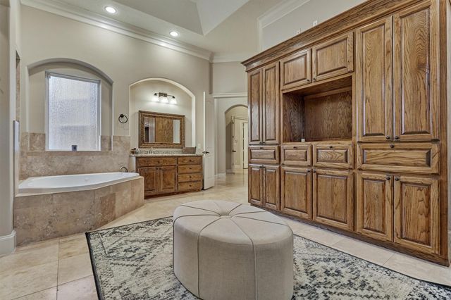 18823 Quiet Water Way, Montgomery, TX 77356