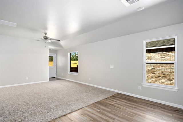 12736 Carrara Lane, Yukon, OK 73099