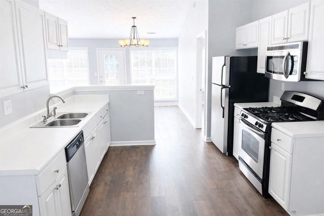 2140 Racquet Club Circle, Lawrenceville, GA 30043