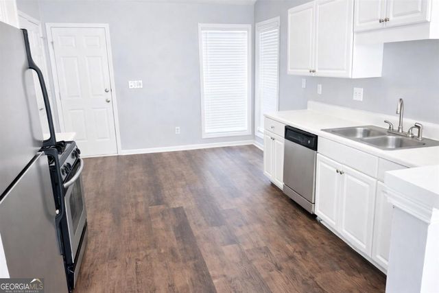 2140 Racquet Club Circle, Lawrenceville, GA 30043