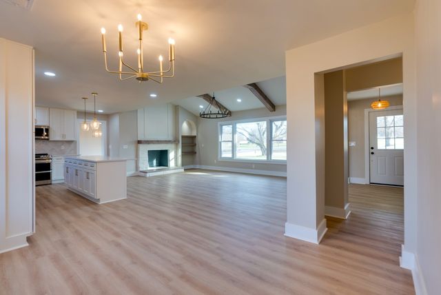 2194 Hampshire Pike, Columbia, TN 38401