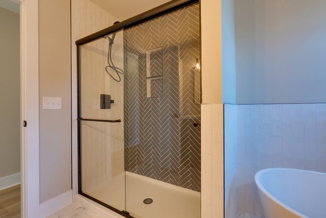 2194 Hampshire Pike, Columbia, TN 38401