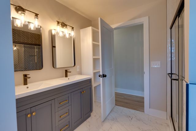 2194 Hampshire Pike, Columbia, TN 38401