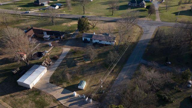 2194 Hampshire Pike, Columbia, TN 38401