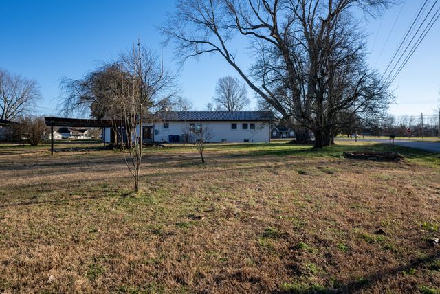 2194 Hampshire Pike, Columbia, TN 38401