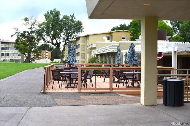 705 S Alton Way 11A, Denver, CO 80247