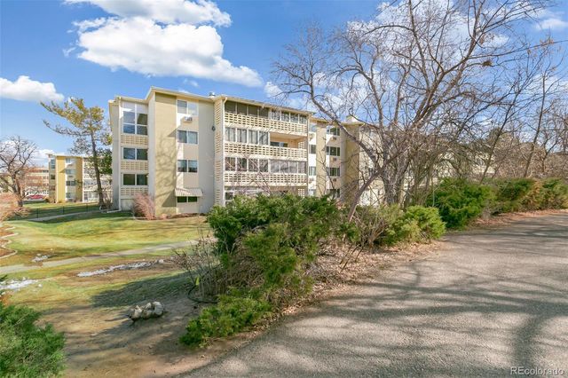 705 S Alton Way 11A, Denver, CO 80247