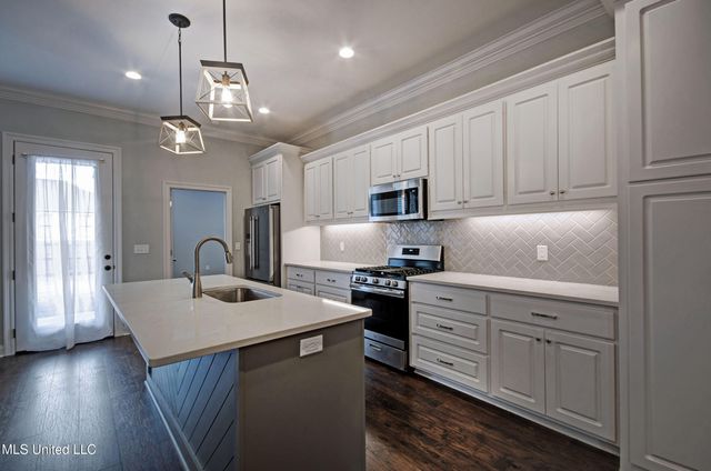 141 Woodburn Way, Pearl, MS 39208