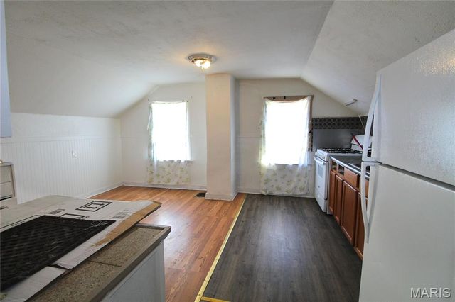 2230 E 24th Street, Granite City, IL 62040
