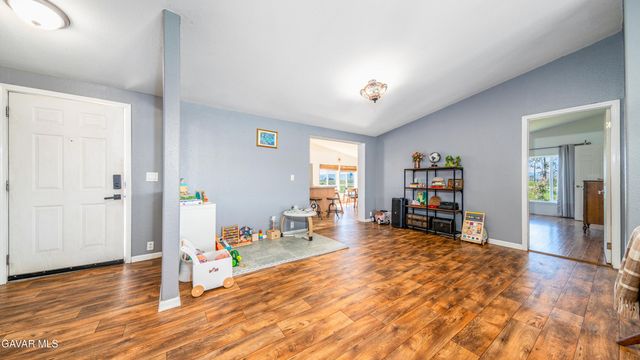 7843 W Avenue F, Lancaster, CA 93536