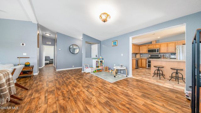 7843 W Avenue F, Lancaster, CA 93536