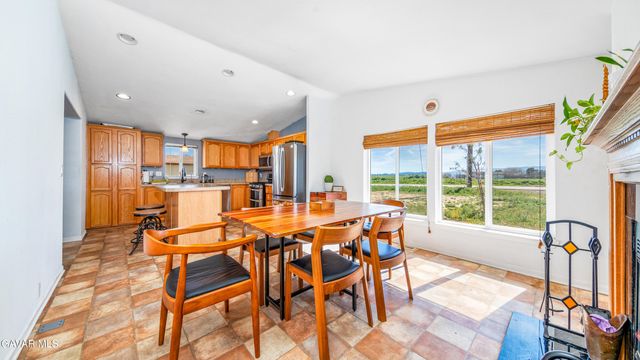 7843 W Avenue F, Lancaster, CA 93536