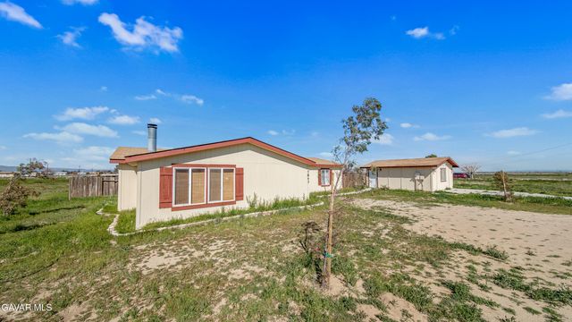 7843 W Avenue F, Lancaster, CA 93536