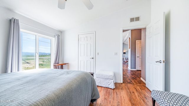 7843 W Avenue F, Lancaster, CA 93536