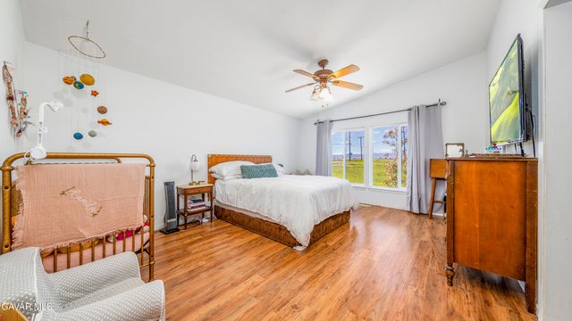 7843 W Avenue F, Lancaster, CA 93536