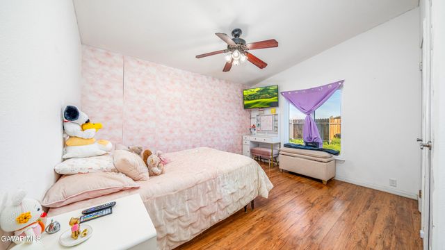 7843 W Avenue F, Lancaster, CA 93536