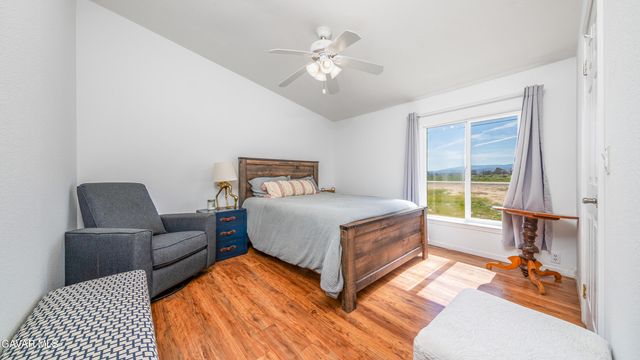 7843 W Avenue F, Lancaster, CA 93536