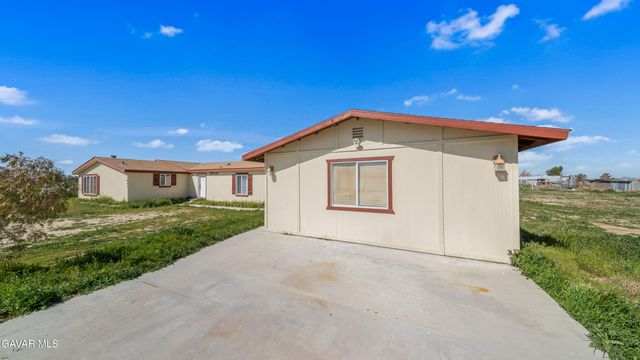 7843 W Avenue F, Lancaster, CA 93536