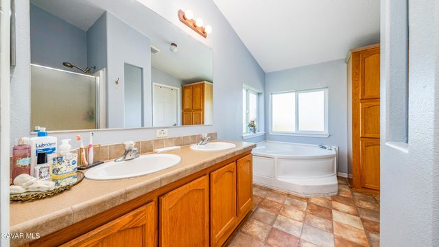 7843 W Avenue F, Lancaster, CA 93536