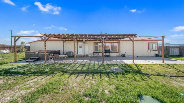 7843 W Avenue F, Lancaster, CA 93536