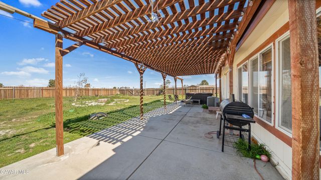 7843 W Avenue F, Lancaster, CA 93536