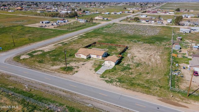 7843 W Avenue F, Lancaster, CA 93536