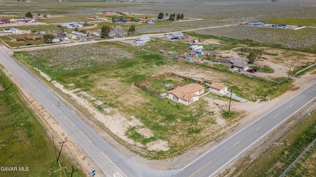 7843 W Avenue F, Lancaster, CA 93536