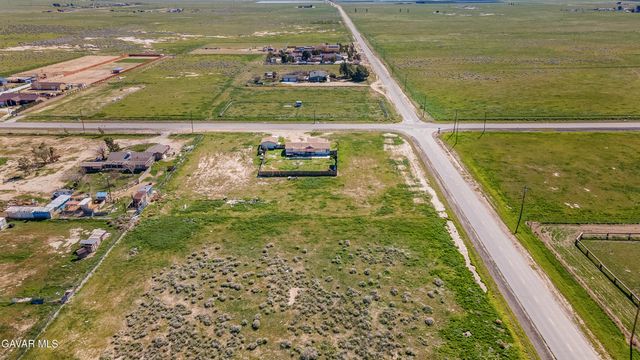 7843 W Avenue F, Lancaster, CA 93536