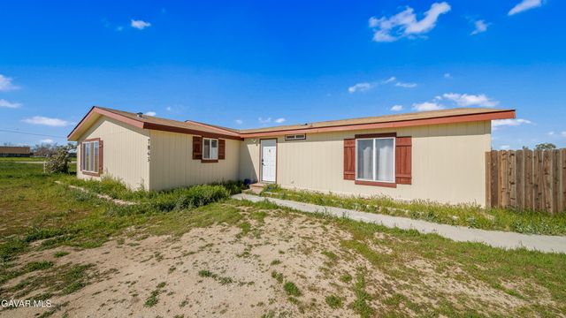 7843 W Avenue F, Lancaster, CA 93536