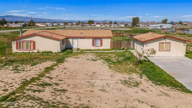 7843 W Avenue F, Lancaster, CA 93536