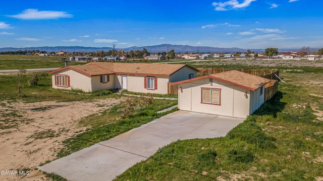 7843 W Avenue F, Lancaster, CA 93536