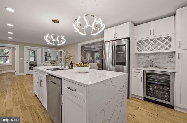 628 GREAT FALLS RD, Rockville, MD 20850