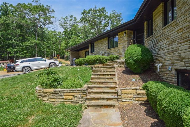 5996 Grandin Road Ext, Roanoke, VA 24018