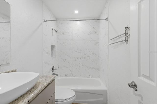 5011 STARFISH DRIVE SE D, St Petersburg, FL 33705