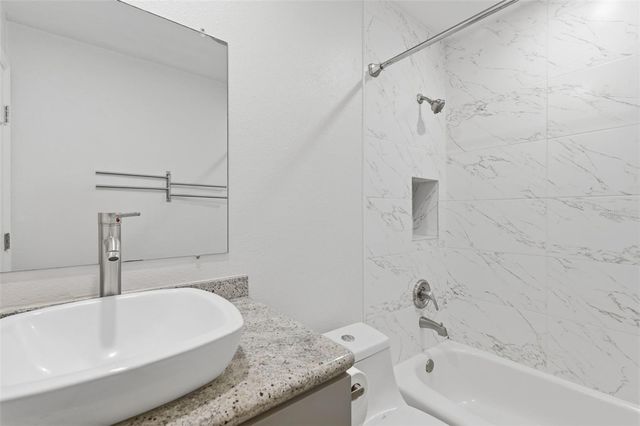 5011 STARFISH DRIVE SE D, St Petersburg, FL 33705