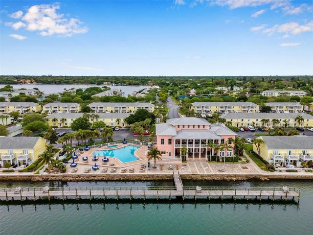 5011 STARFISH DRIVE SE D, St Petersburg, FL 33705