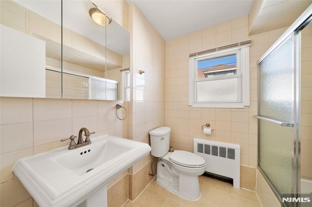 201 Oakdene Place C2, Cliffside Park, NJ 07010