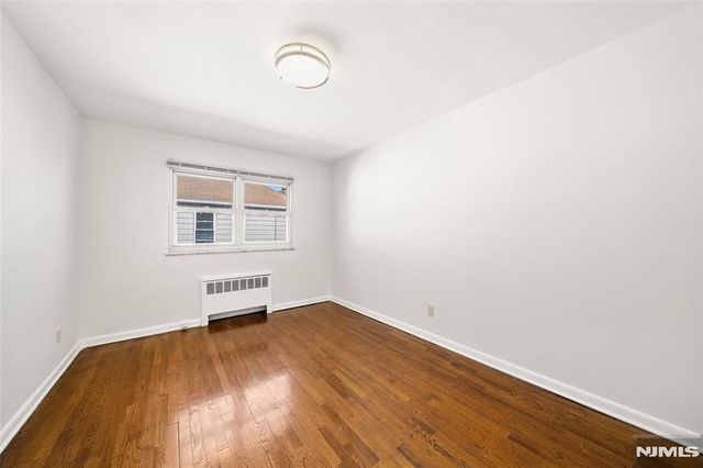 201 Oakdene Place C2, Cliffside Park, NJ 07010