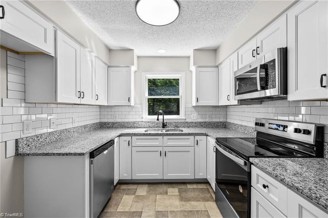 814 N Greenbriar Street, Liberty, NC 27298