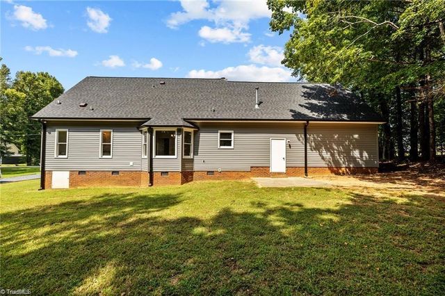 814 N Greenbriar Street, Liberty, NC 27298
