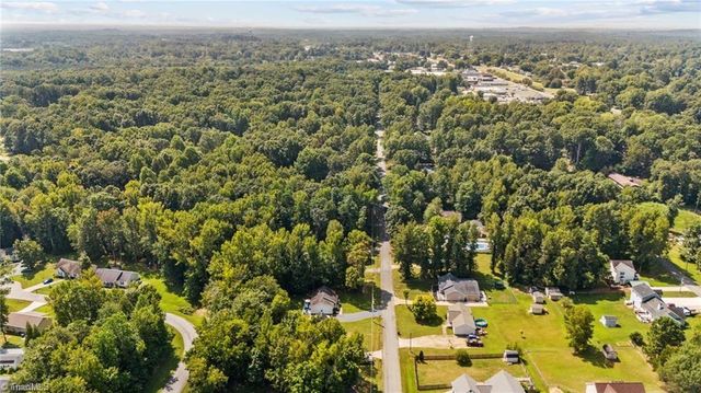 814 N Greenbriar Street, Liberty, NC 27298