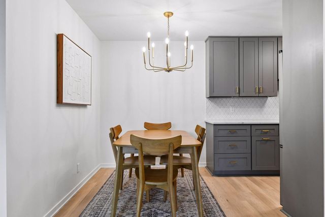 215 Barry Avenue S 202, Wayzata, MN 55391