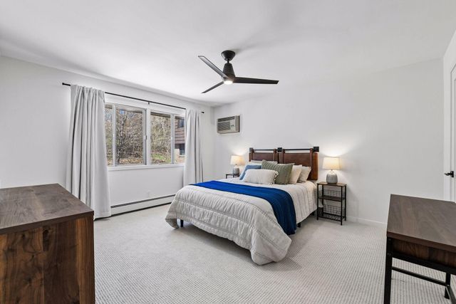 215 Barry Avenue S 202, Wayzata, MN 55391