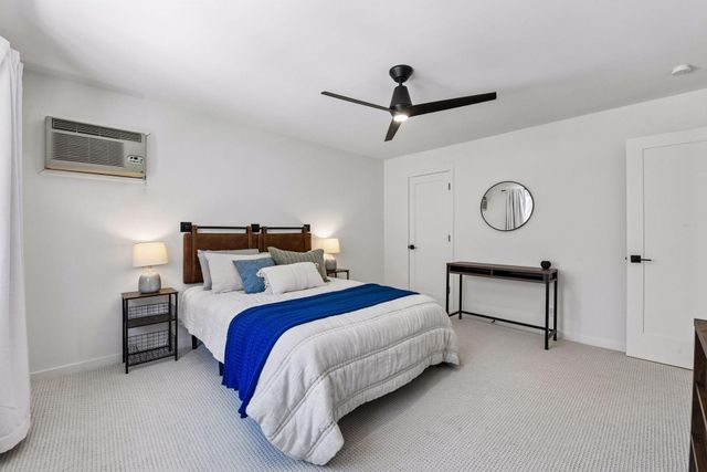 215 Barry Avenue S 202, Wayzata, MN 55391