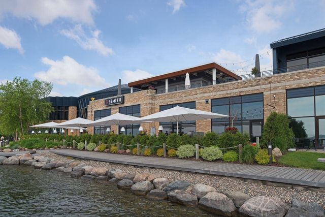 215 Barry Avenue S 202, Wayzata, MN 55391