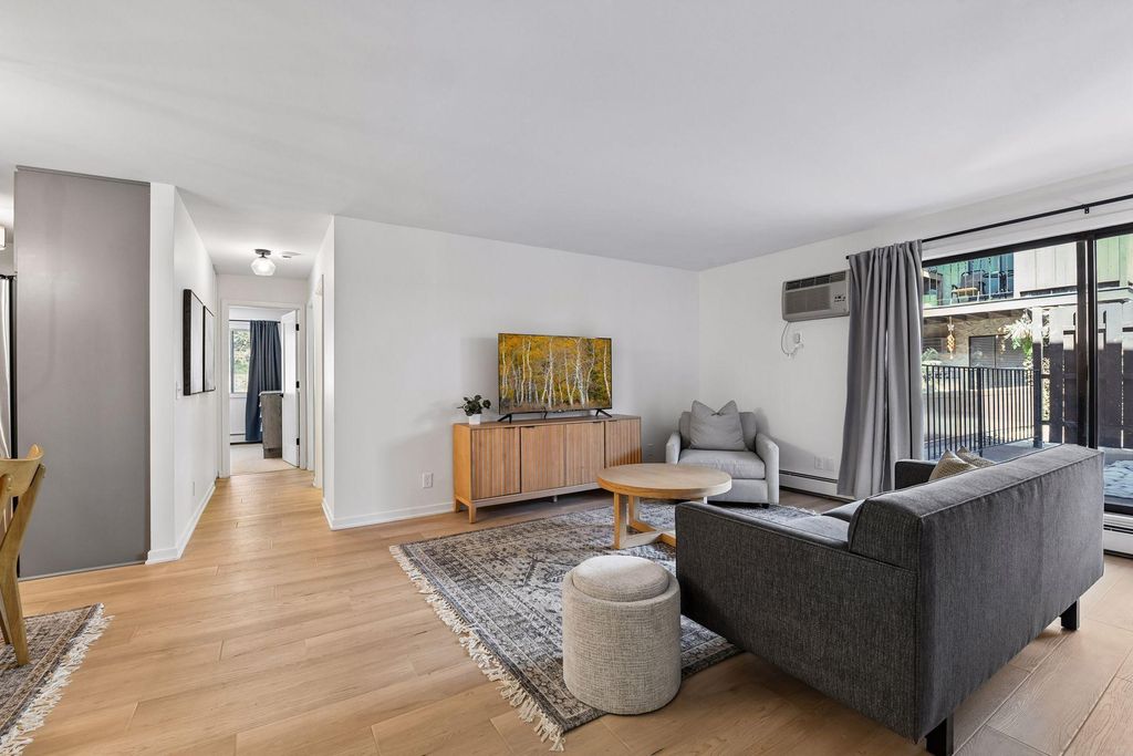 215 Barry Avenue S 202, Wayzata, MN 55391 — photo 5